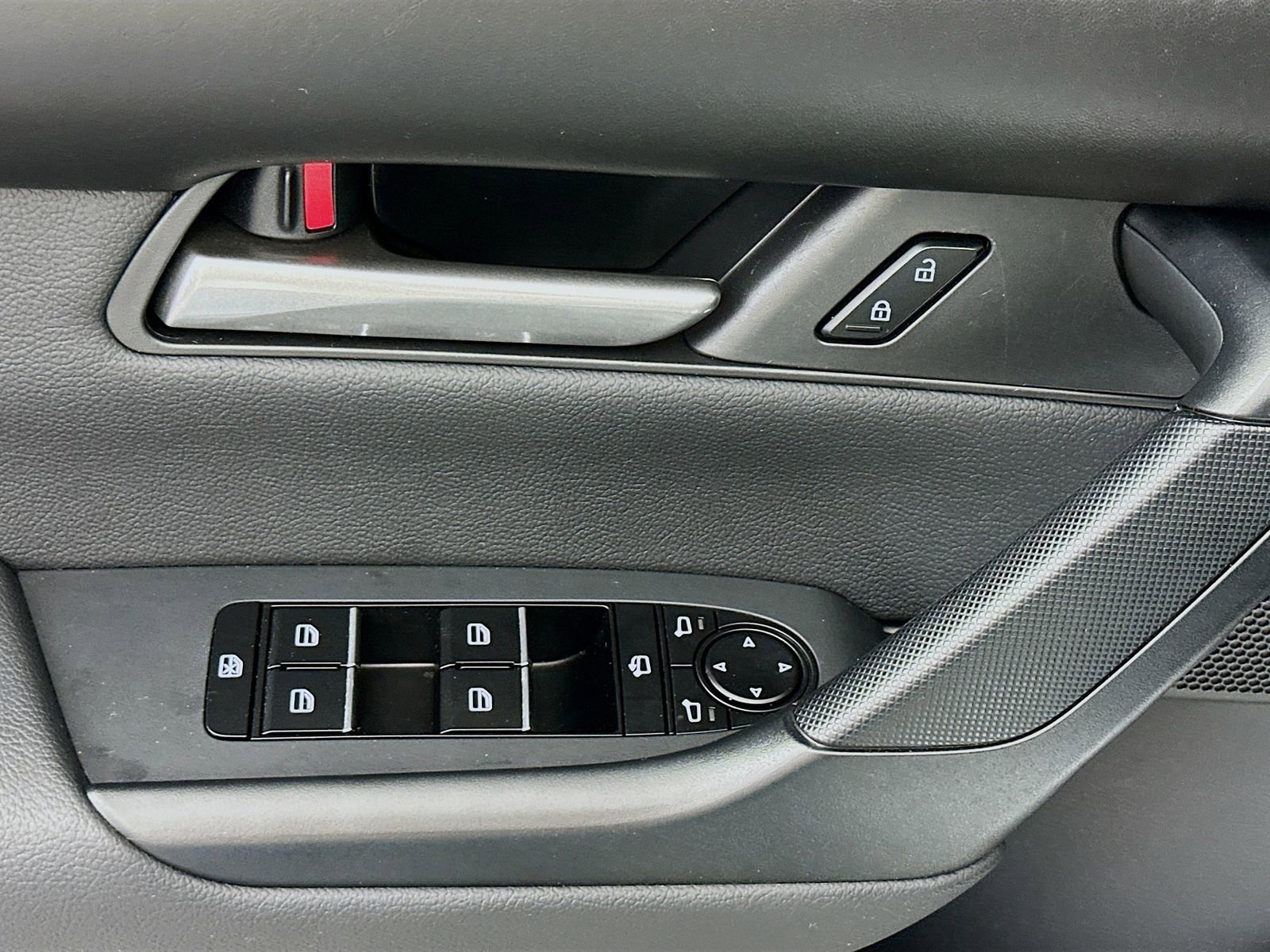 Certified 2025 MAZDA CX-50 AWD 2.5 Turbo w/ Premium Pkg image 18