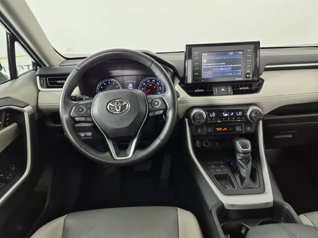 Used 2021 Toyota RAV4 XLE Premium FWD image 31