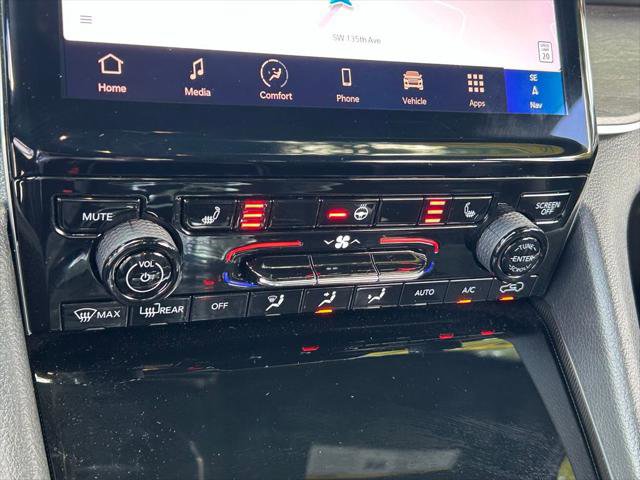 Certified 2024 Jeep Grand Cherokee Limited w/ Black Appearance Package image 23