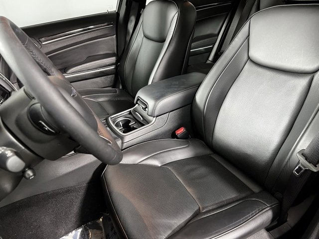 Used 2023 Chrysler 300 Touring L w/ Popular Equipment Group image 20