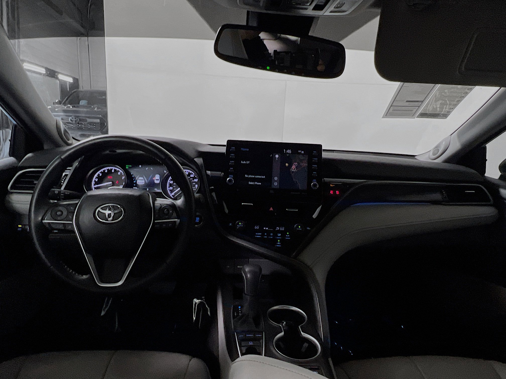 Used 2024 Toyota Camry XLE w/ Navigation Package image 30