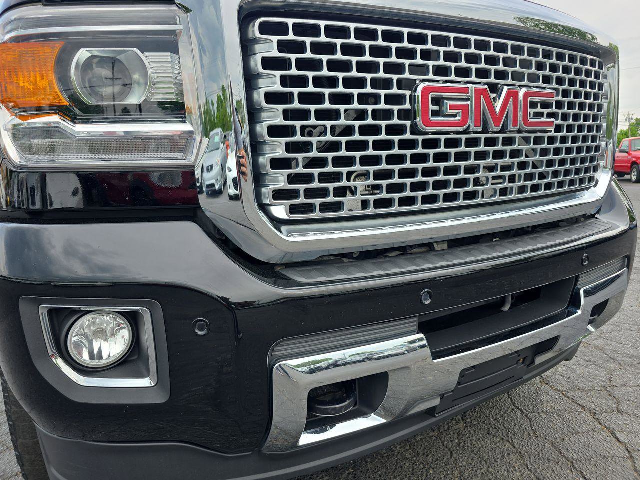 Used 2016 GMC Sierra 2500 Denali w/ Duramax Plus Package AWD/4WD image 39
