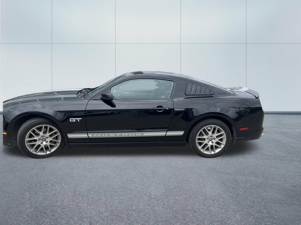 Used 2013 Ford Mustang Premium RWD image 6