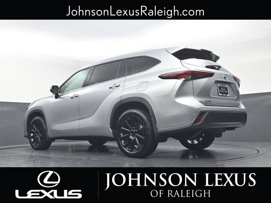 Used 2024 Toyota Highlander Limited AWD/4WD image 17