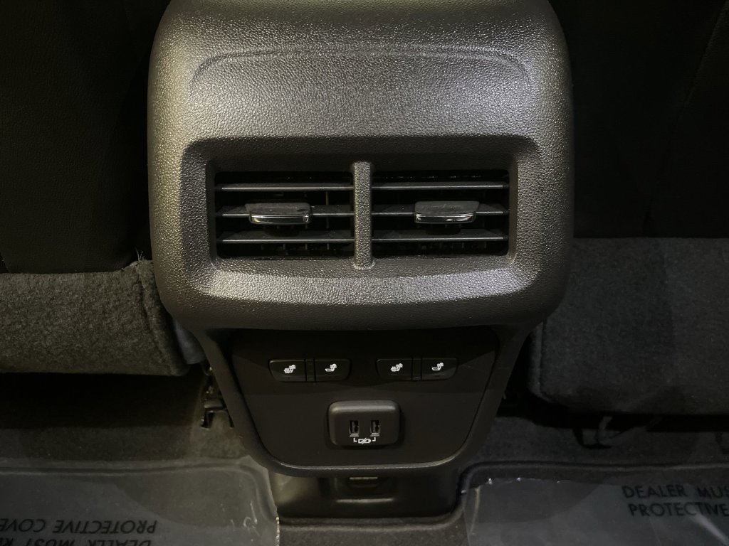 Used 2024 Chevrolet Equinox Premier AWD/4WD image 14
