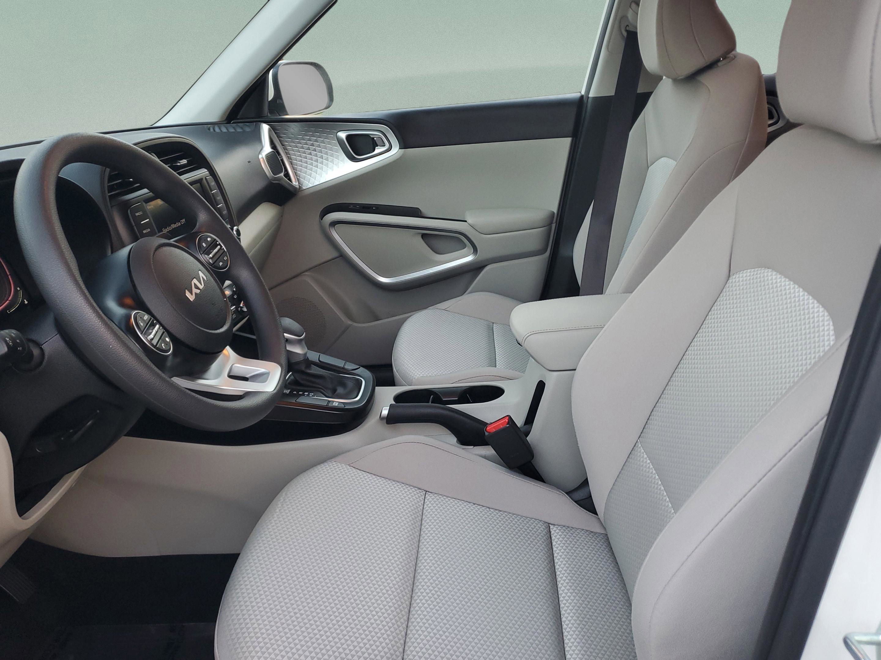 Certified 2023 Kia Soul LX w/ LX Technology Package image 18