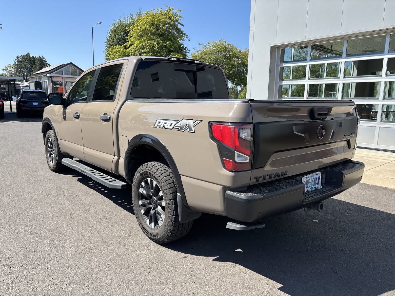 Used 2020 Nissan Titan PRO-4X w/ Pro-4x Convenience Package AWD/4WD image 3