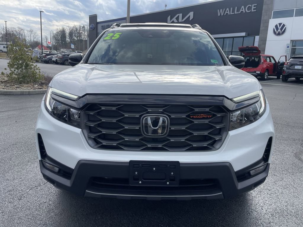 Used 2025 Honda Passport TrailSport image 2