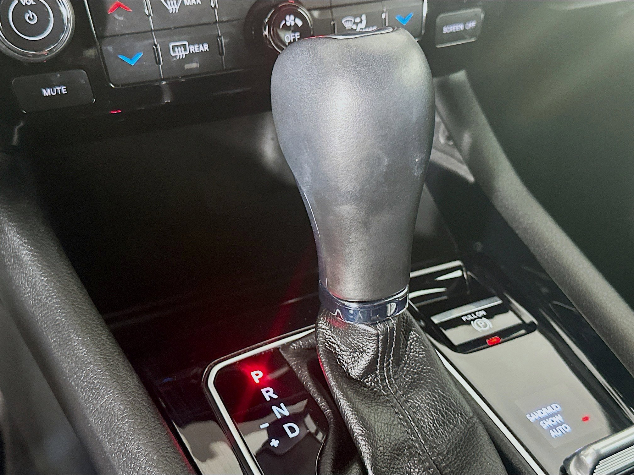 Used 2024 Jeep Compass Latitude w/ Convenience Group AWD/4WD image 24