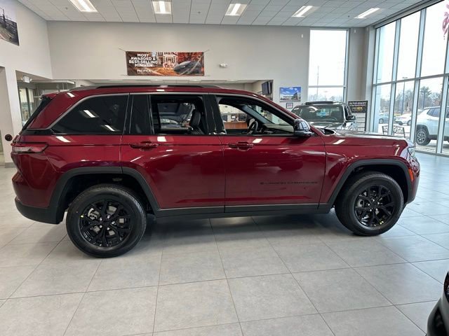 New 2026 Jeep Grand Cherokee Altitude image 5