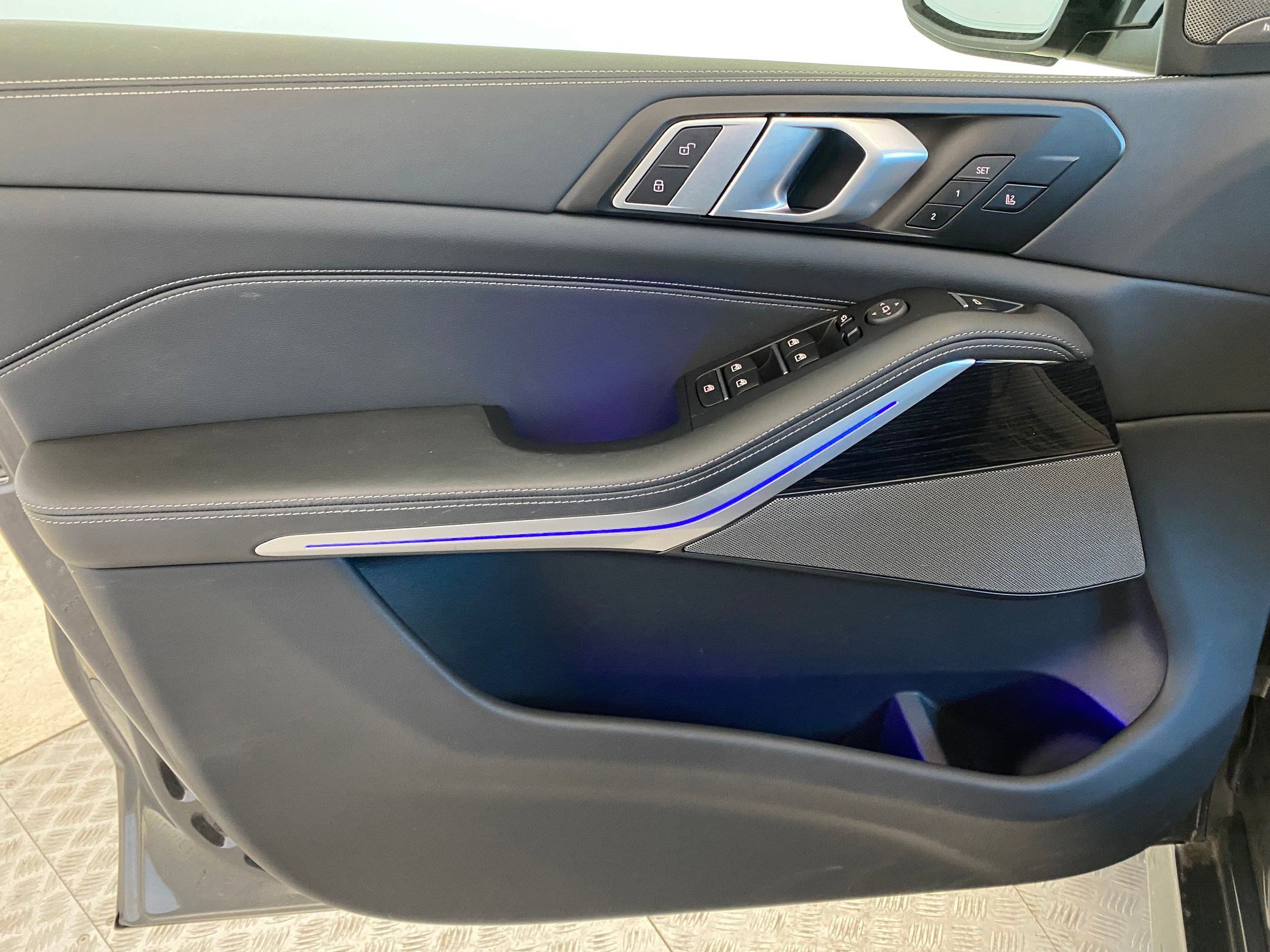 Certified 2024 BMW X5 xDrive40i w/ M Sport Package image 12