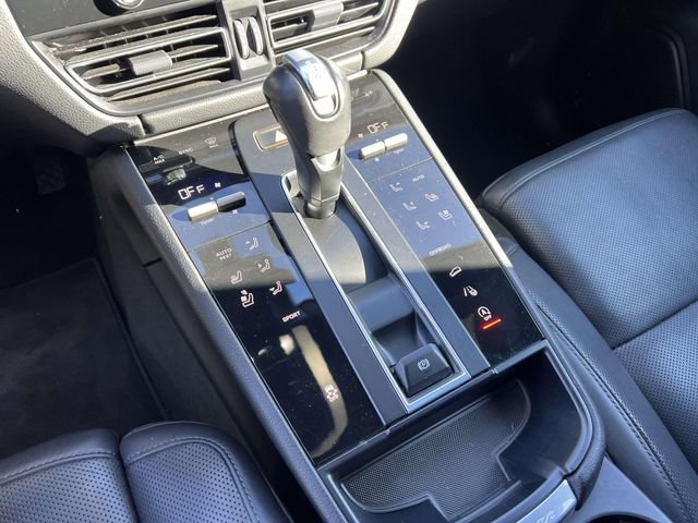 Certified 2023 Porsche Macan AWD/4WD image 18