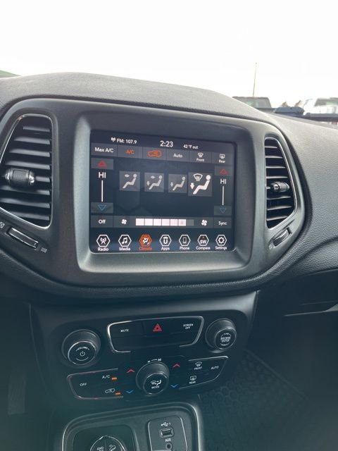 Used 2019 Jeep Compass Trailhawk image 40