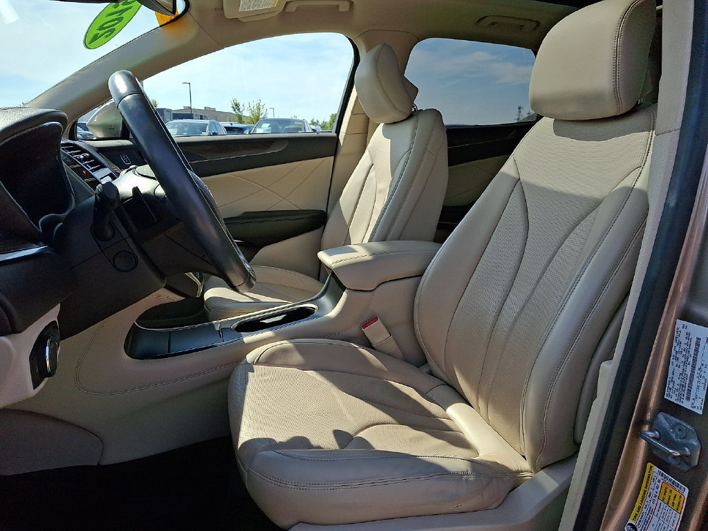 Used 2019 Lincoln MKC Reserve w/ MKC Climate Package AWD/4WD image 13