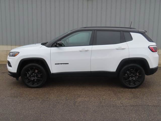 Used 2023 Jeep Compass Altitude w/ Convenience Group image 7