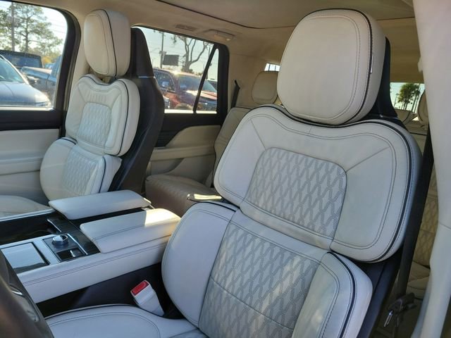 Used 2022 Lincoln Navigator L Black Label image 17