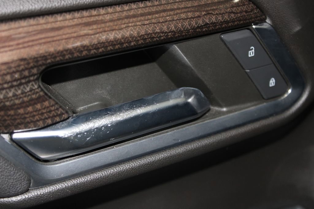 Used 2023 Chevrolet Silverado 1500 LT image 38