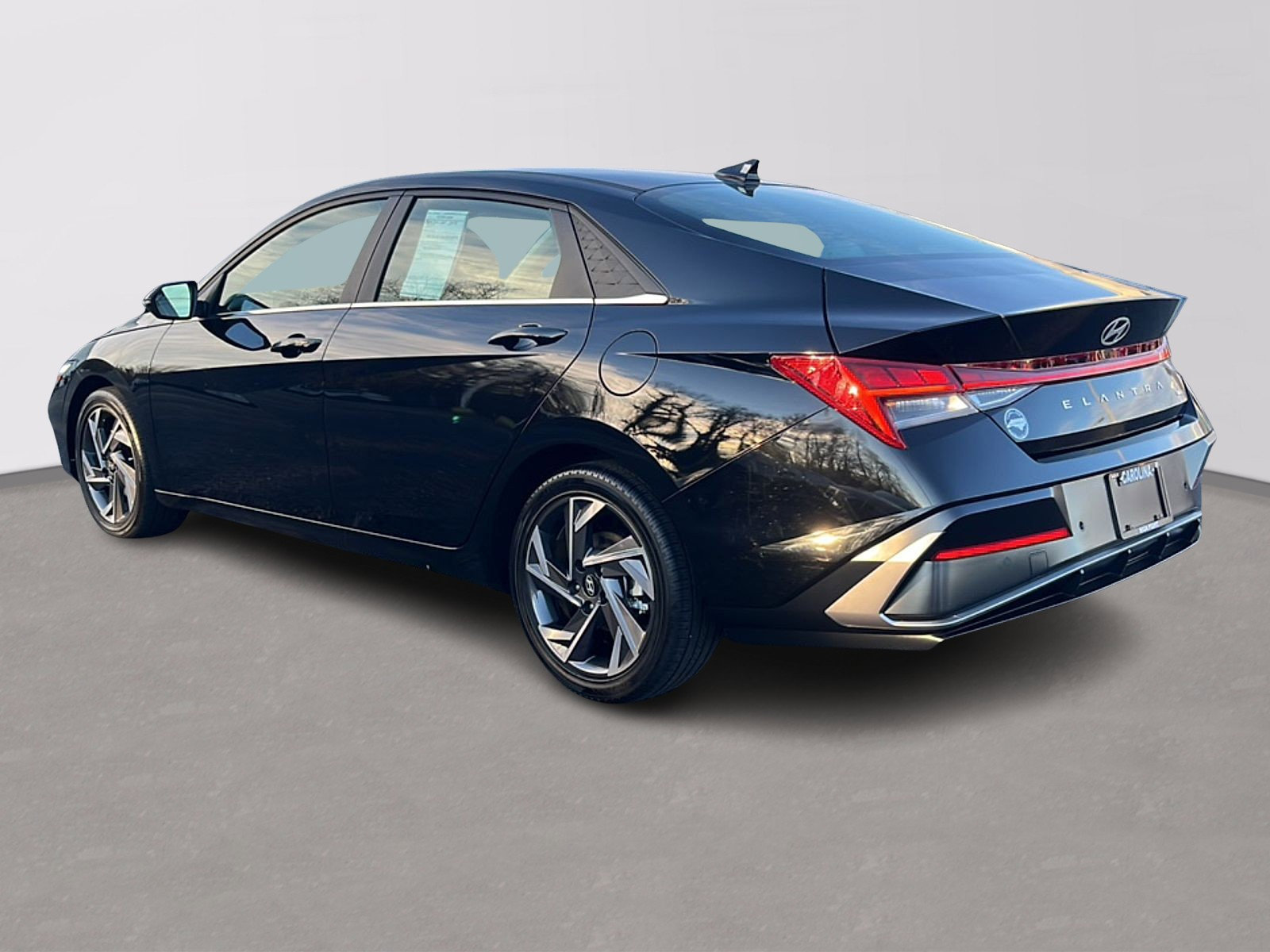 Certified 2024 Hyundai Elantra Limited image 5