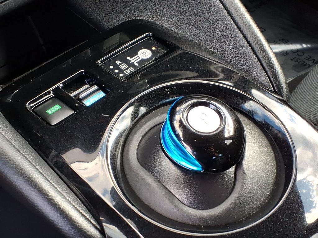 Certified 2025 Nissan Leaf SV Plus FWD image 20