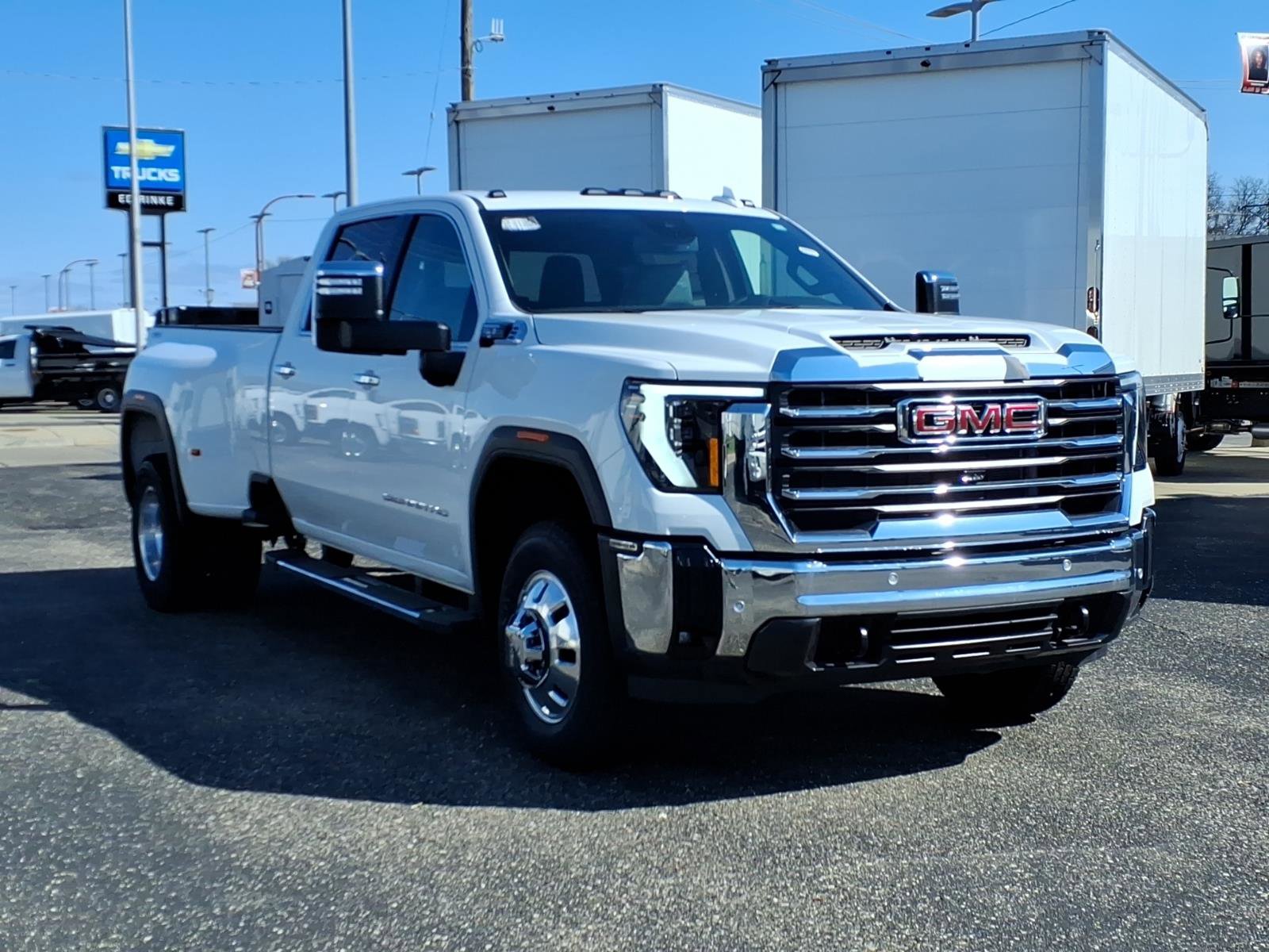 New 2025 GMC Sierra 3500 SLT w/ SLT Premium Package image 3