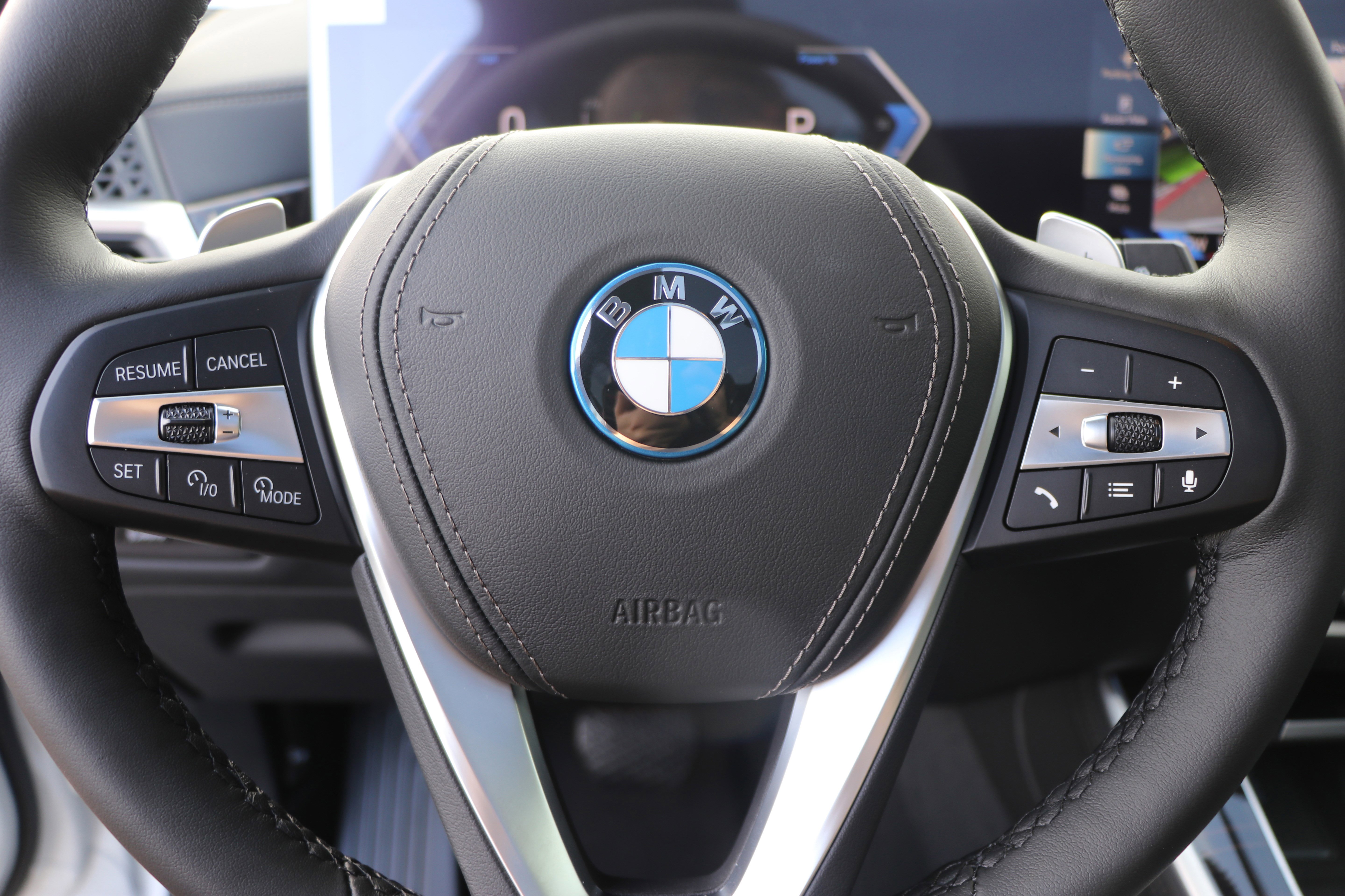 Used 2026 BMW X5 xDrive50e w/ Parking Assistance Package image 17