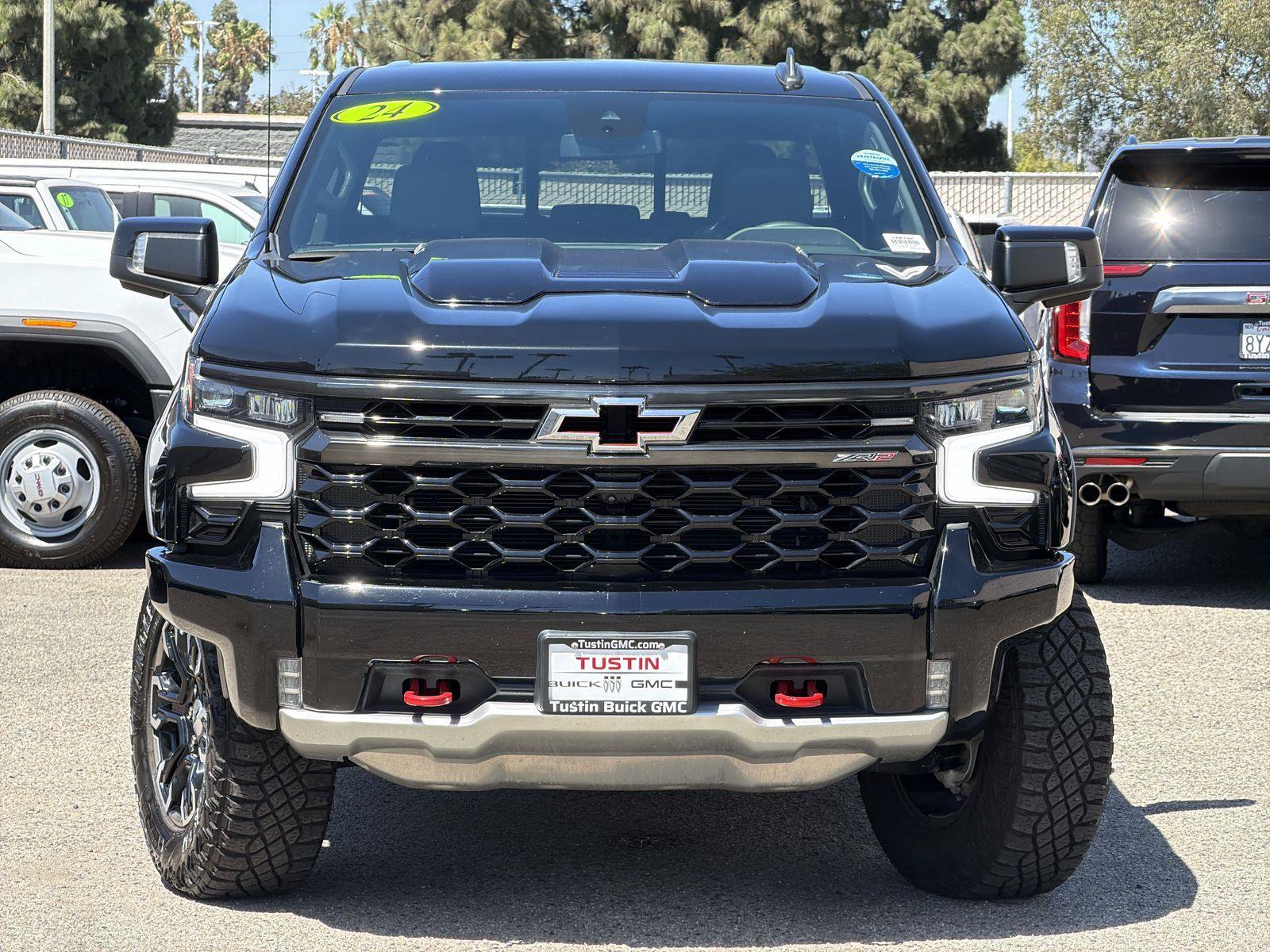 Used 2024 Chevrolet Silverado 1500 ZR2 AWD/4WD image 2