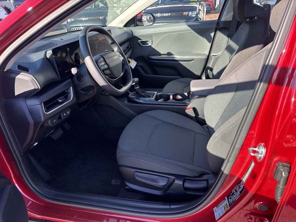 New 2025 Kia K4 LXS image 8