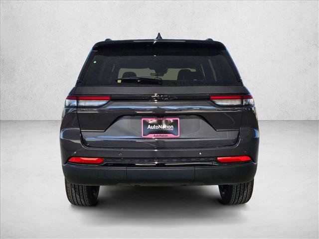 New 2025 Jeep Grand Cherokee Altitude image 8