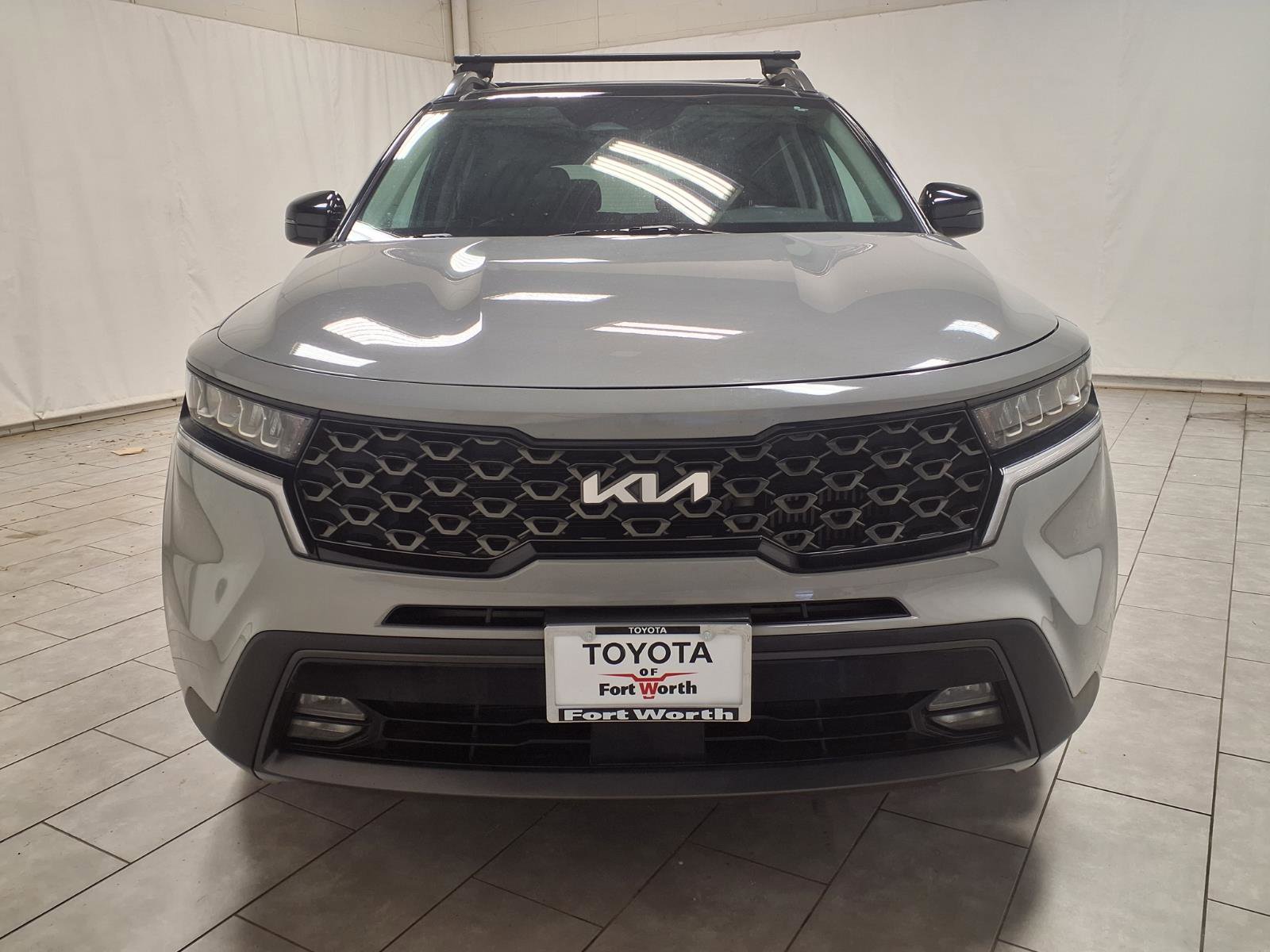 Used 2023 Kia Sorento X-Line EX image 2