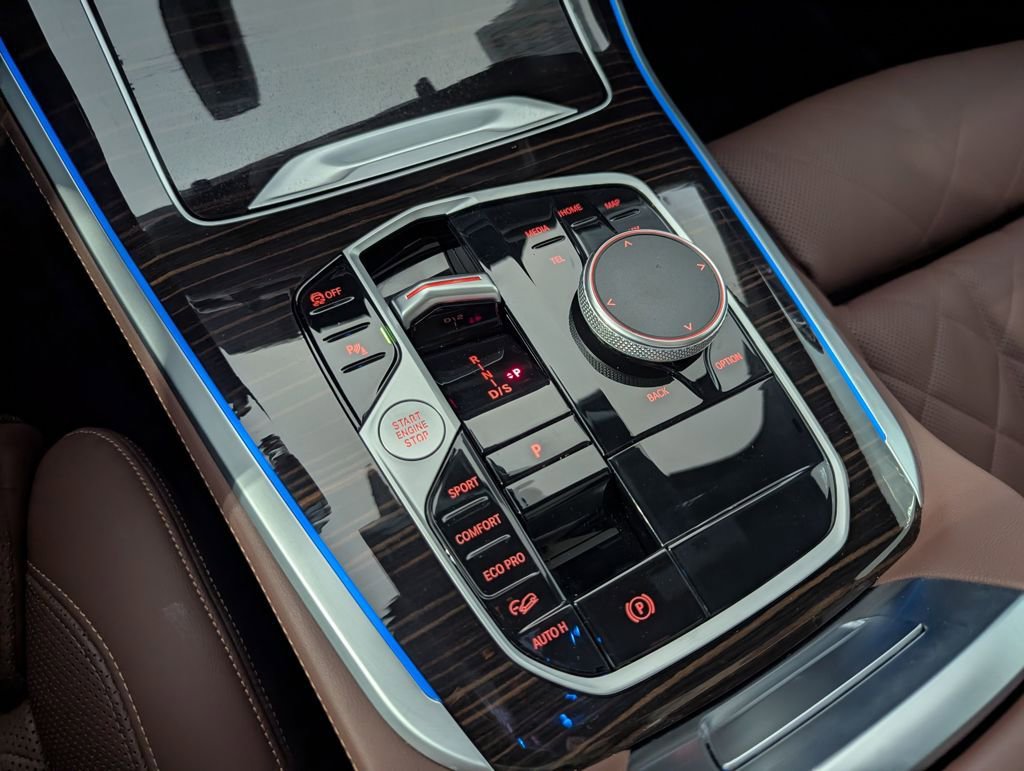 Used 2025 BMW X5 xDrive40i image 9