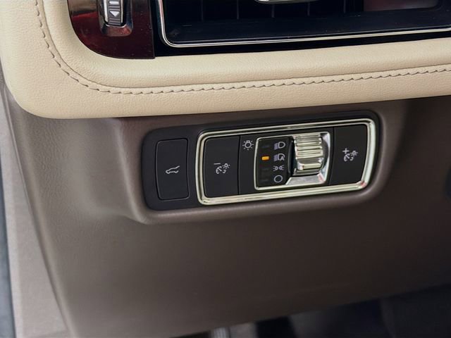 Used 2023 Lincoln Aviator Reserve w/ Class IV Trailer Tow Package image 12