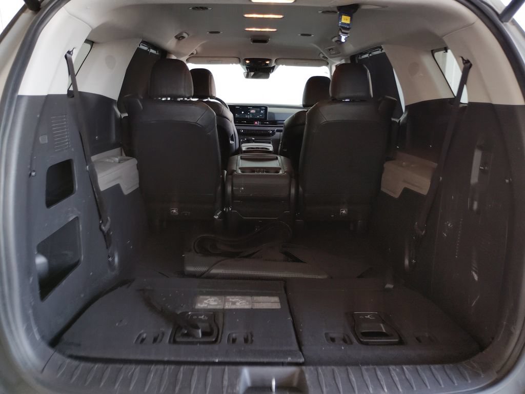 Used 2025 Kia Carnival EX FWD image 18