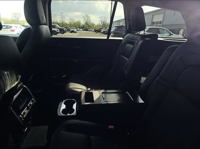 Used 2025 Lincoln Aviator Reserve AWD/4WD image 11