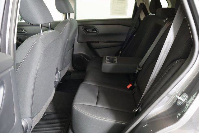 Used 2025 Nissan Rogue S image 20