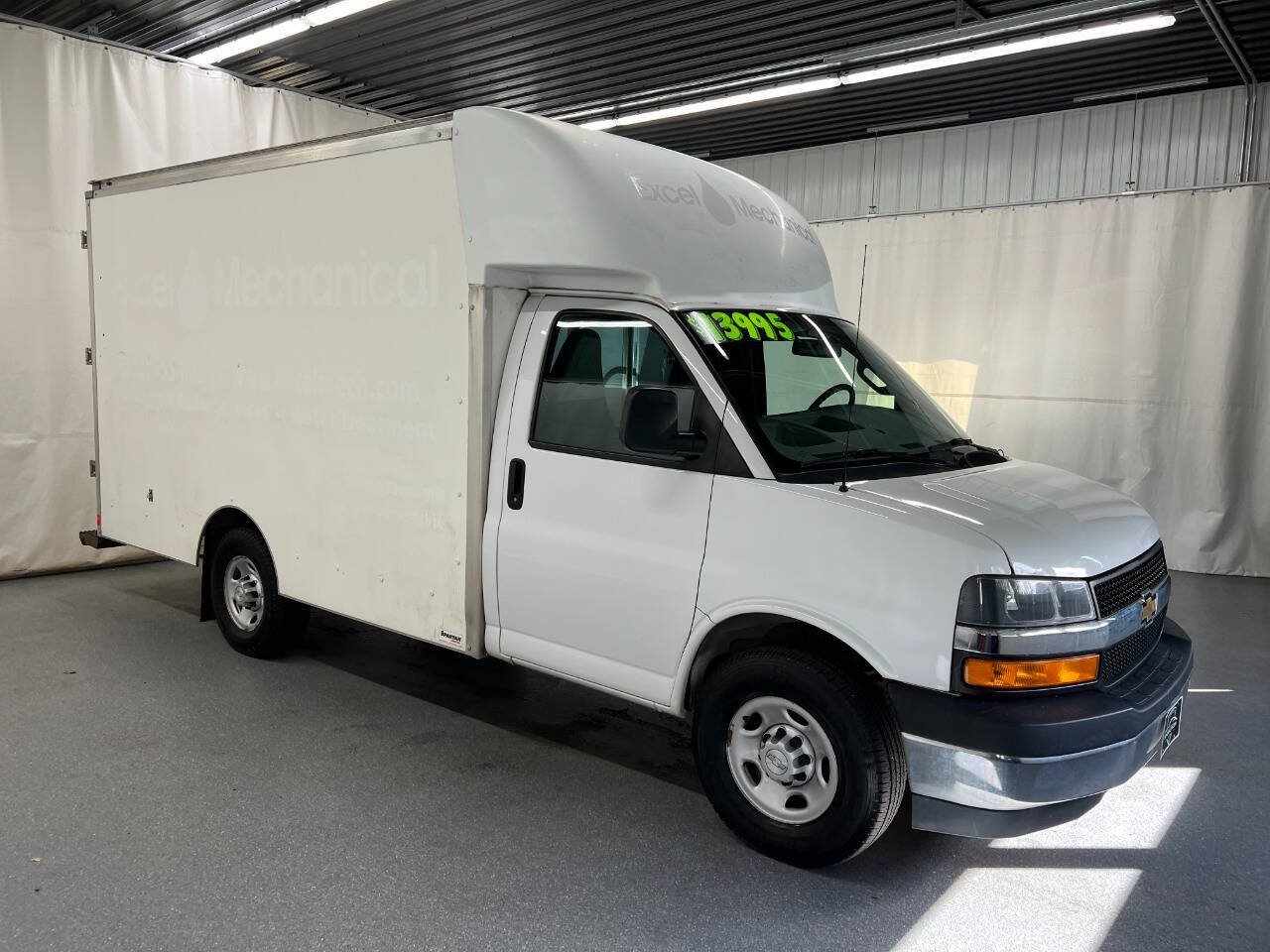 Used 2018 Chevrolet Express 3500 w/ Power Convenience Package RWD image 2