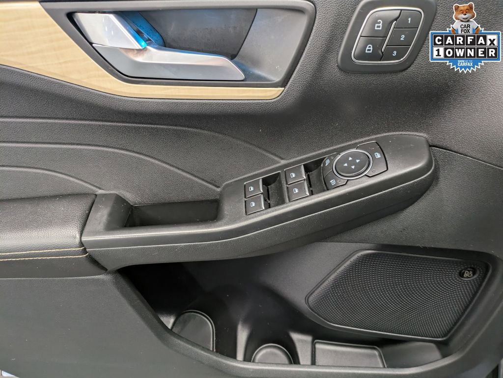 Used 2022 Ford Escape Titanium w/ Titanium Premium Package image 10