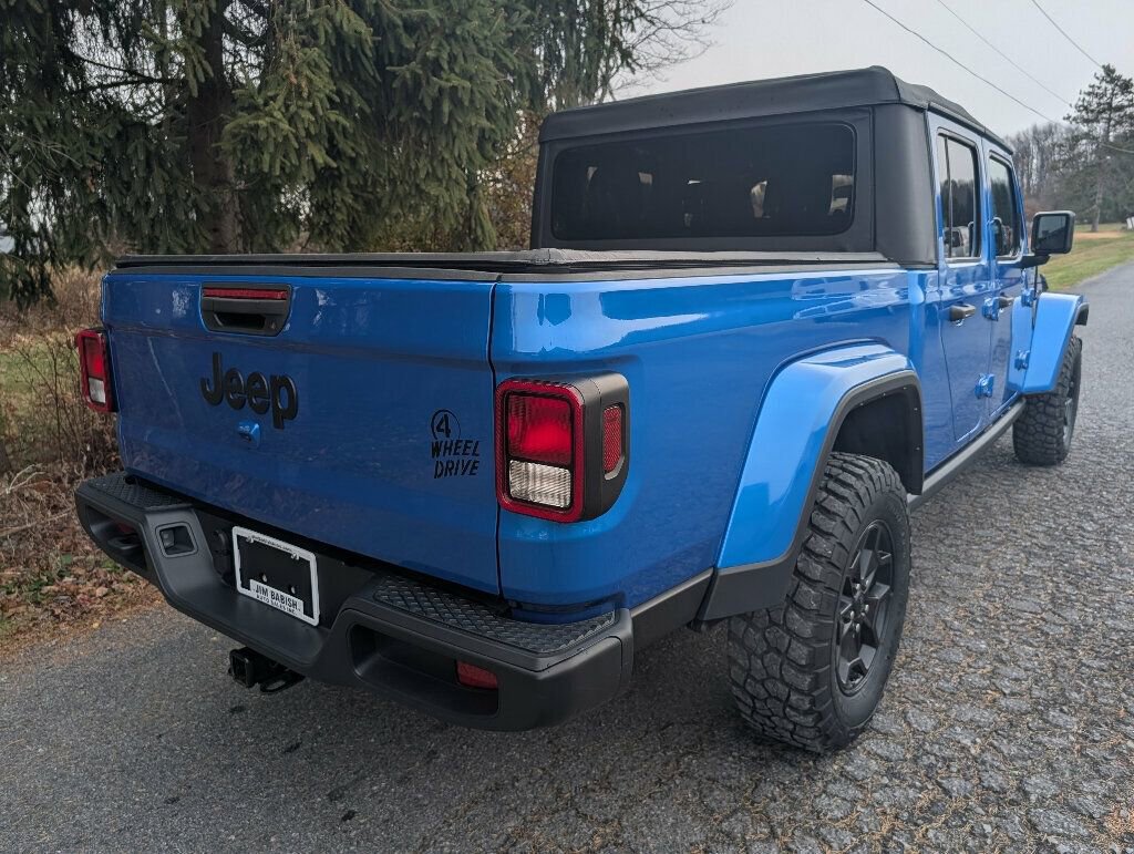 Used 2022 Jeep Gladiator Sport image 5