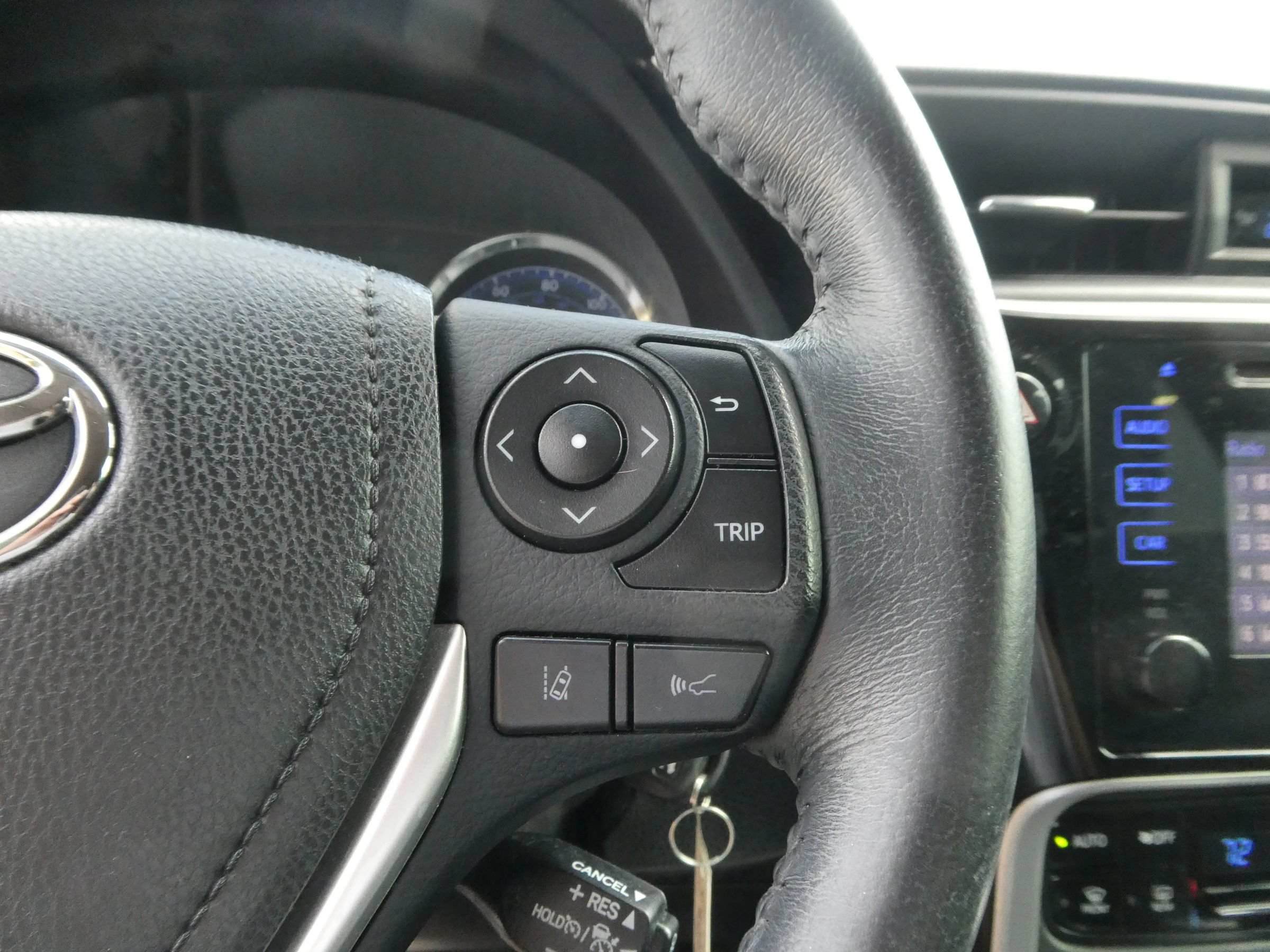 Used 2017 Toyota Corolla SE FWD image 18