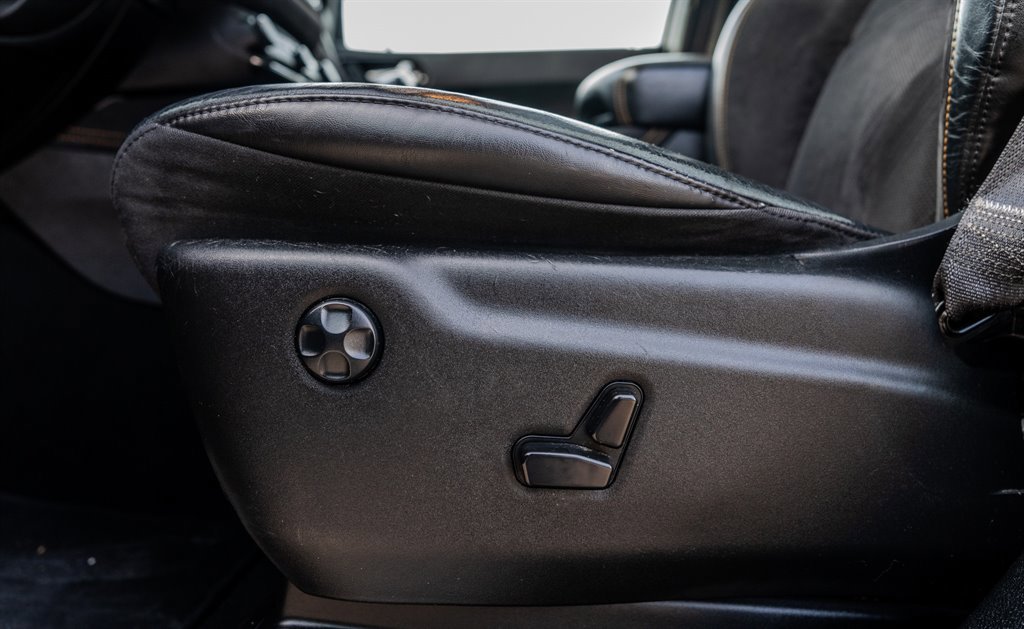 Used 2023 Dodge Durango R/T w/ Hemi Orange Plus Package image 28