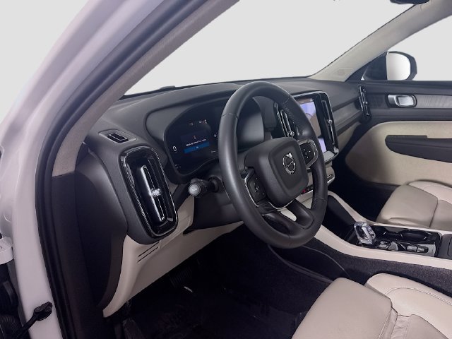 Used 2026 Volvo XC40 B5 Plus AWD/4WD image 22