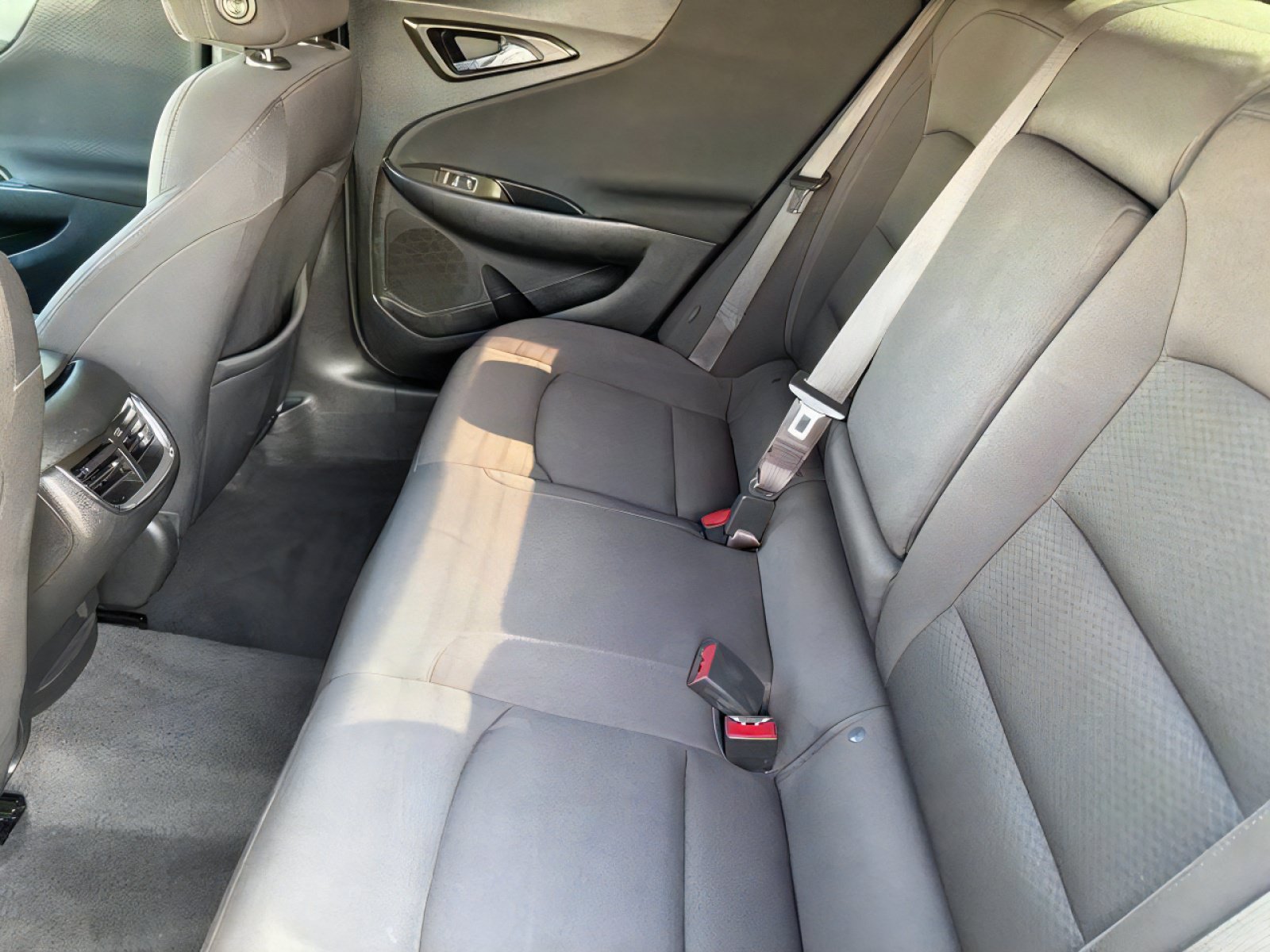 Used 2020 Chevrolet Malibu LT FWD image 12