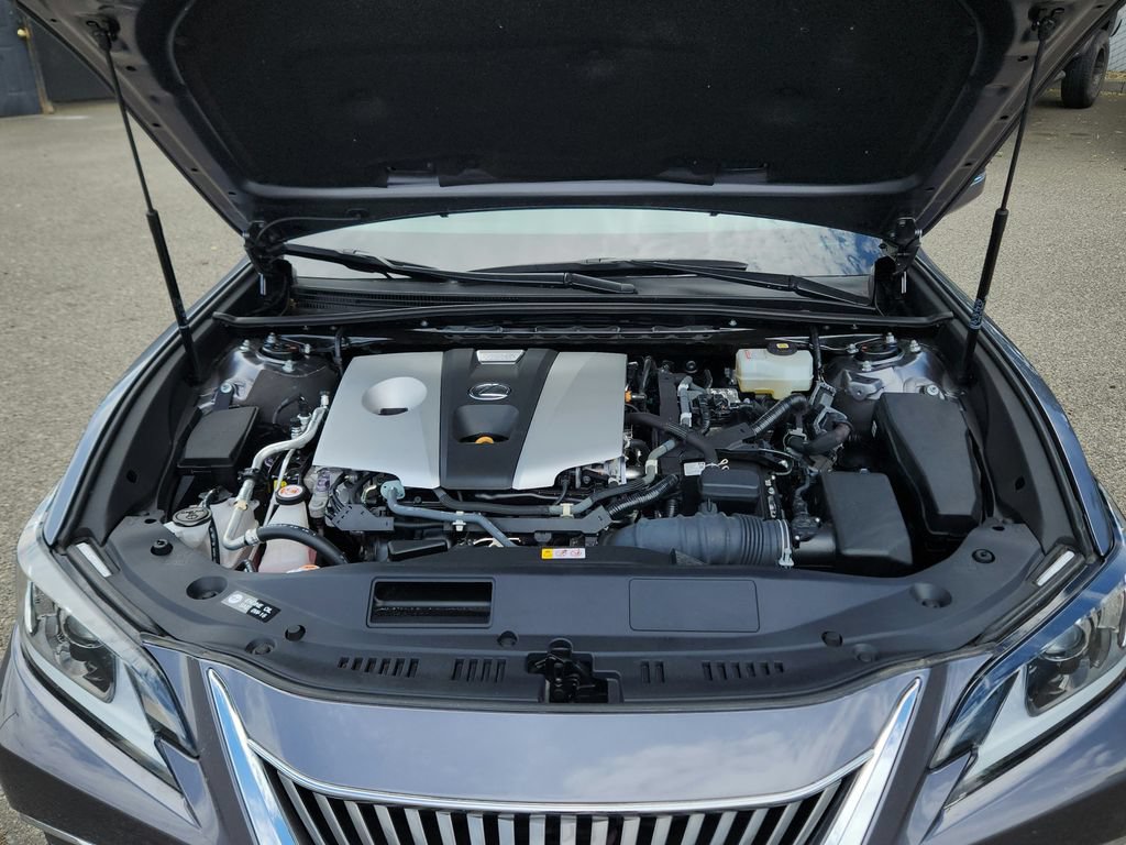 Used 2021 Lexus ES 300h w/ Accessory Package 2 FWD image 16