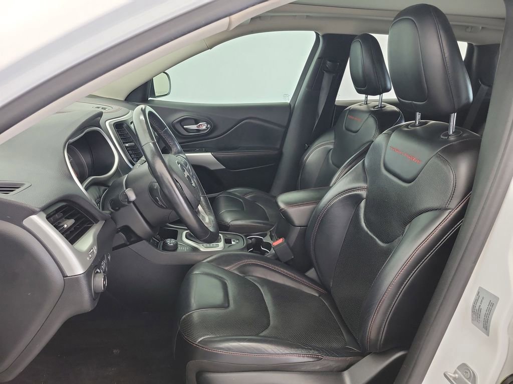 Used 2017 Jeep Cherokee Trailhawk image 18