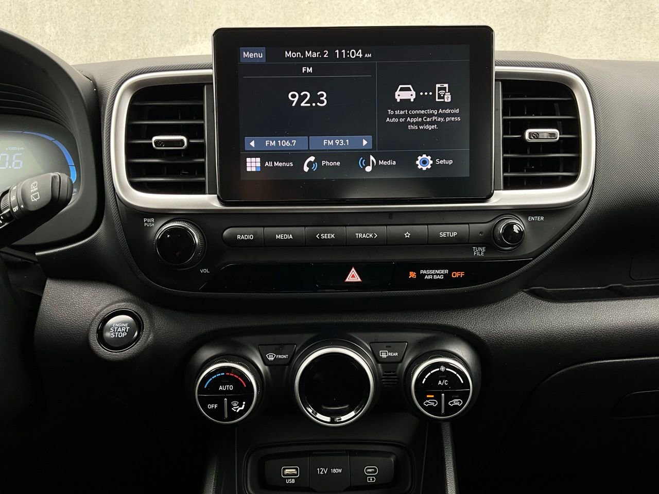 Used 2025 Hyundai Venue SEL image 26