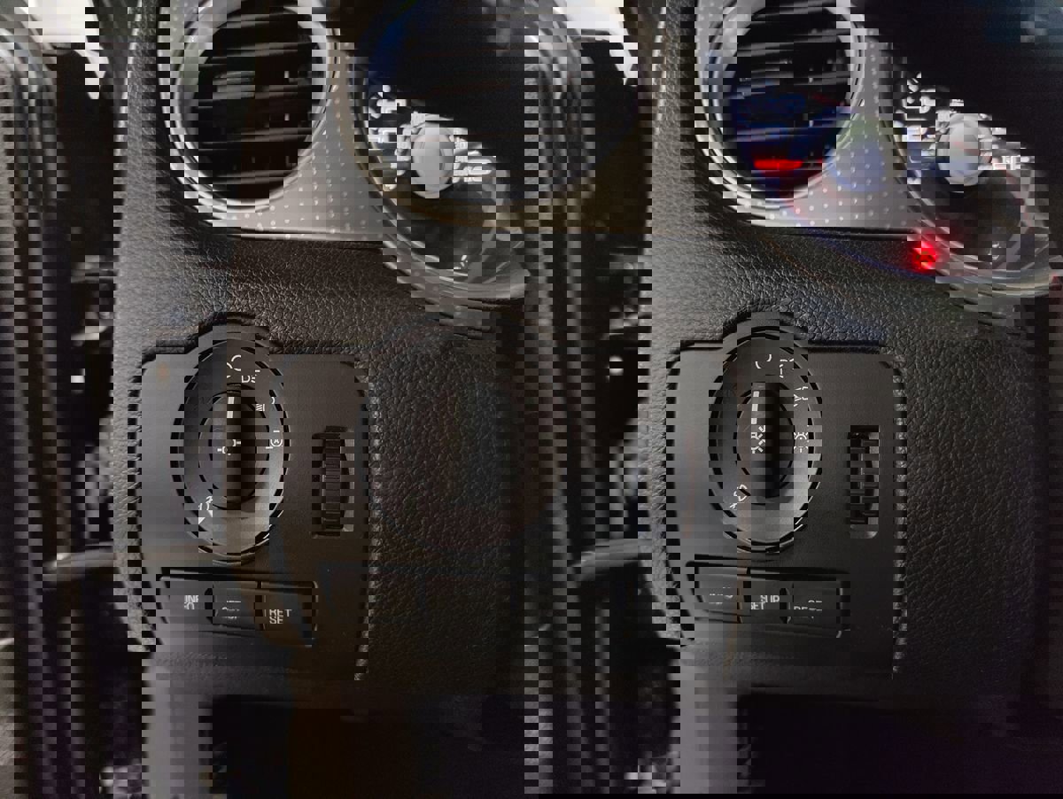 Used 2011 Ford Mustang Shelby GT500 w/ SVT Performance Pkg image 24