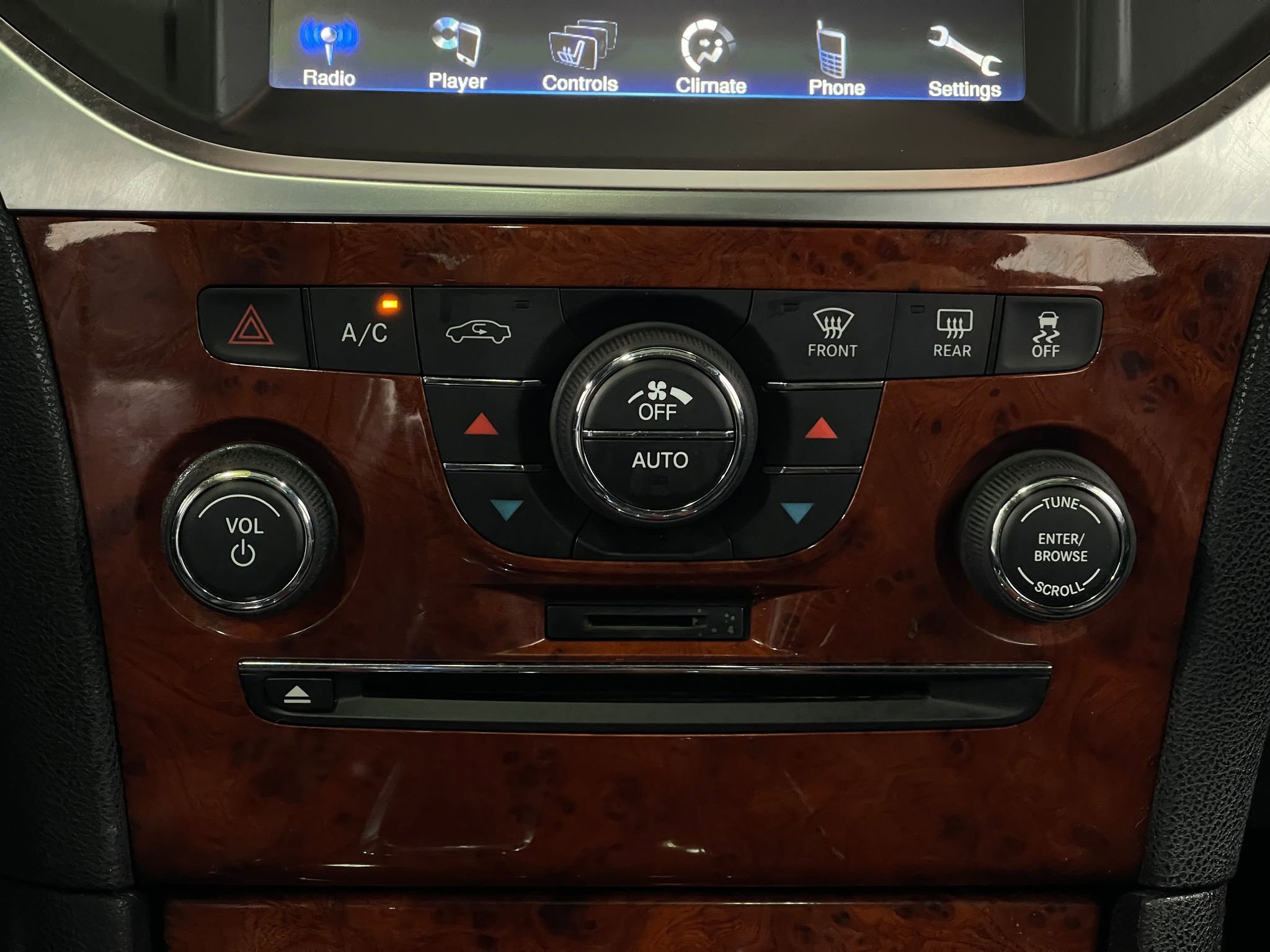 Used 2012 Chrysler 300 Limited image 22