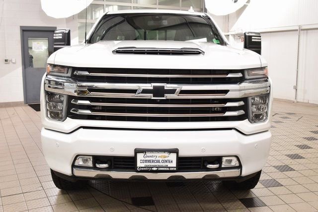 Used 2022 Chevrolet Silverado 2500 High Country w/ Safety Package II image 2