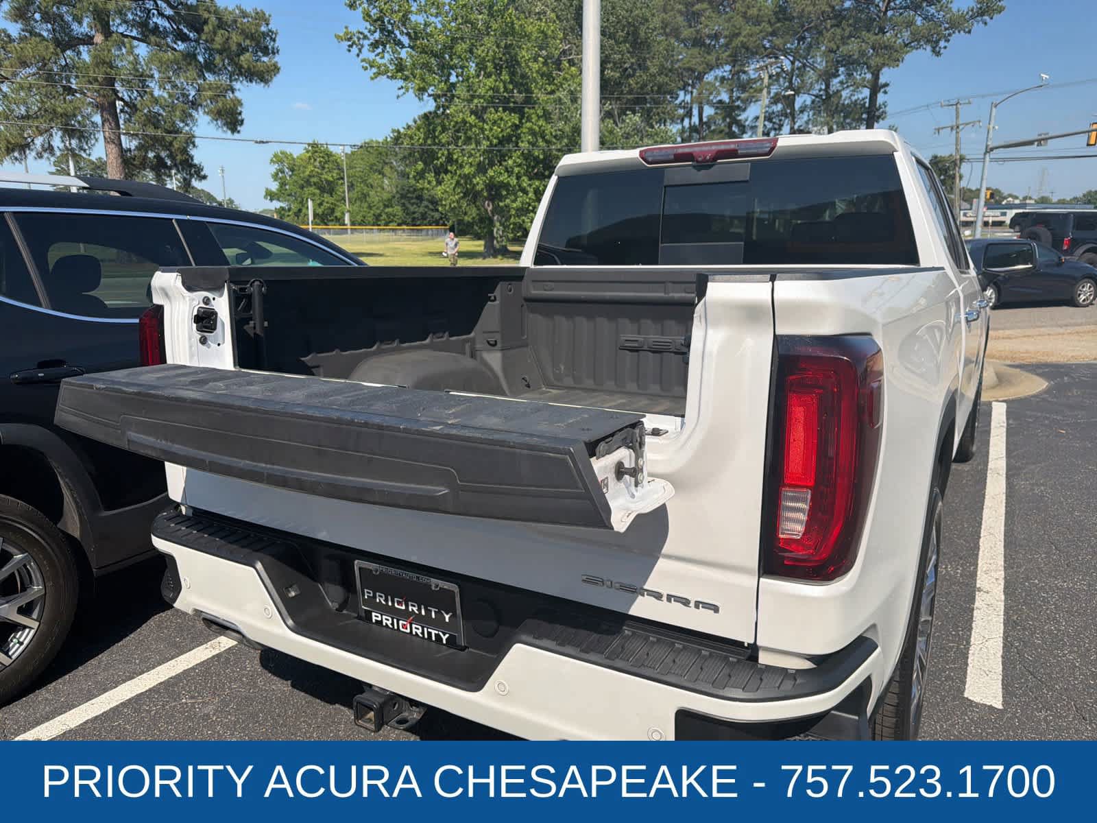 Used 2023 GMC Sierra 1500 Denali w/ Denali Reserve Package AWD/4WD image 18
