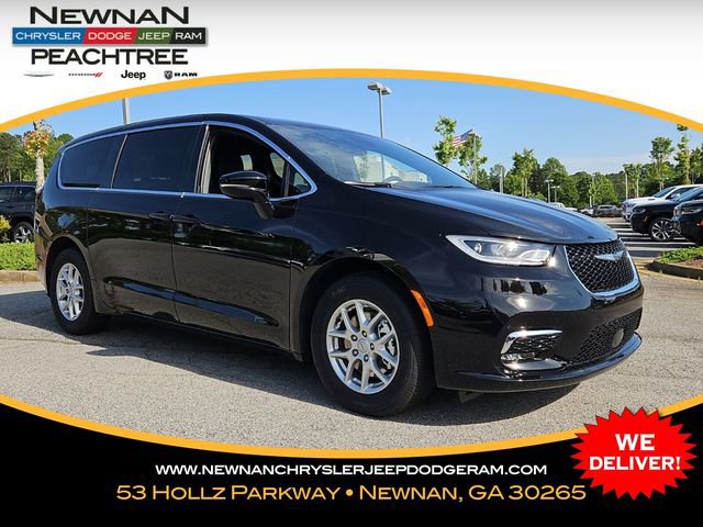 New 2025 Chrysler Pacifica Select image 1
