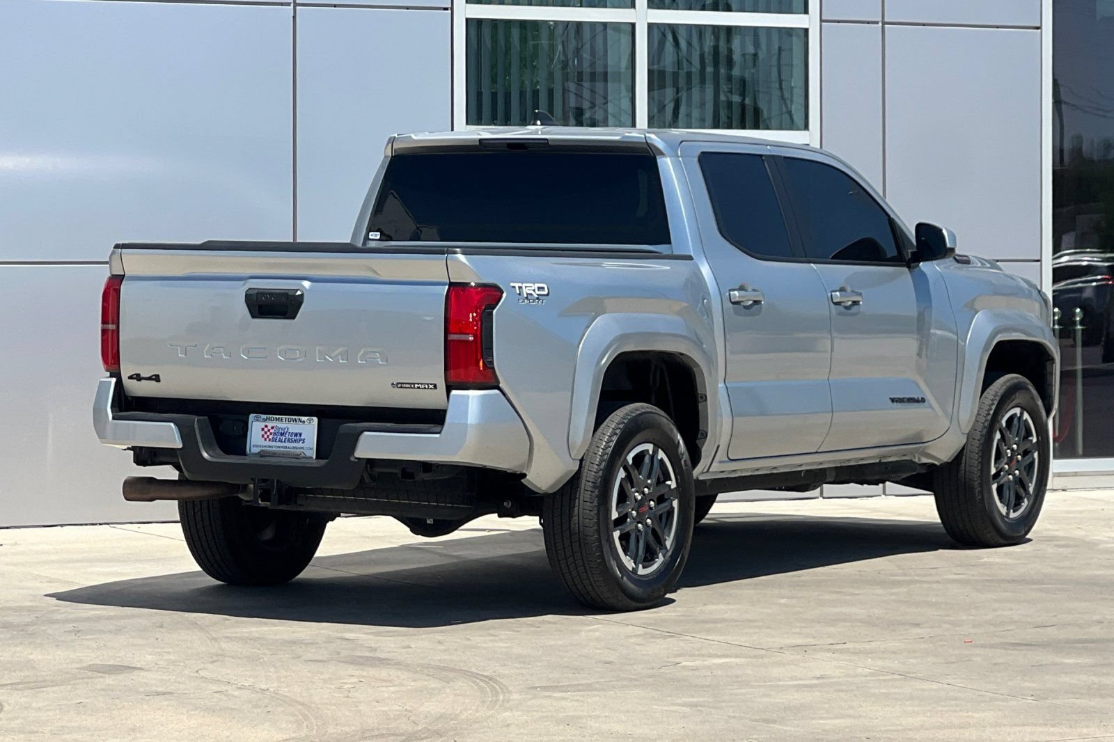 Certified 2025 Toyota Tacoma TRD Sport AWD/4WD image 4